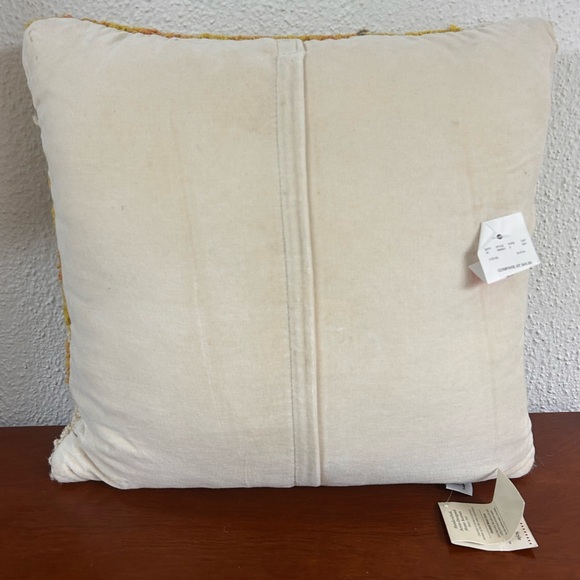 Chandler 4 Corners Sunflower Up Close - Hooked Wool Pillow NWT - Picture 5 of 6